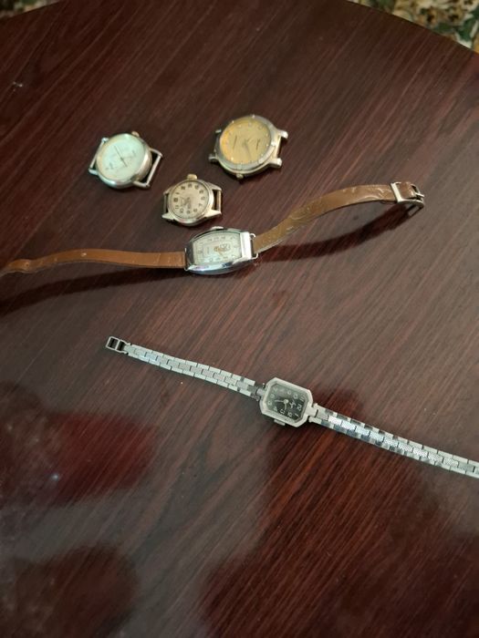 Часы наручные механические