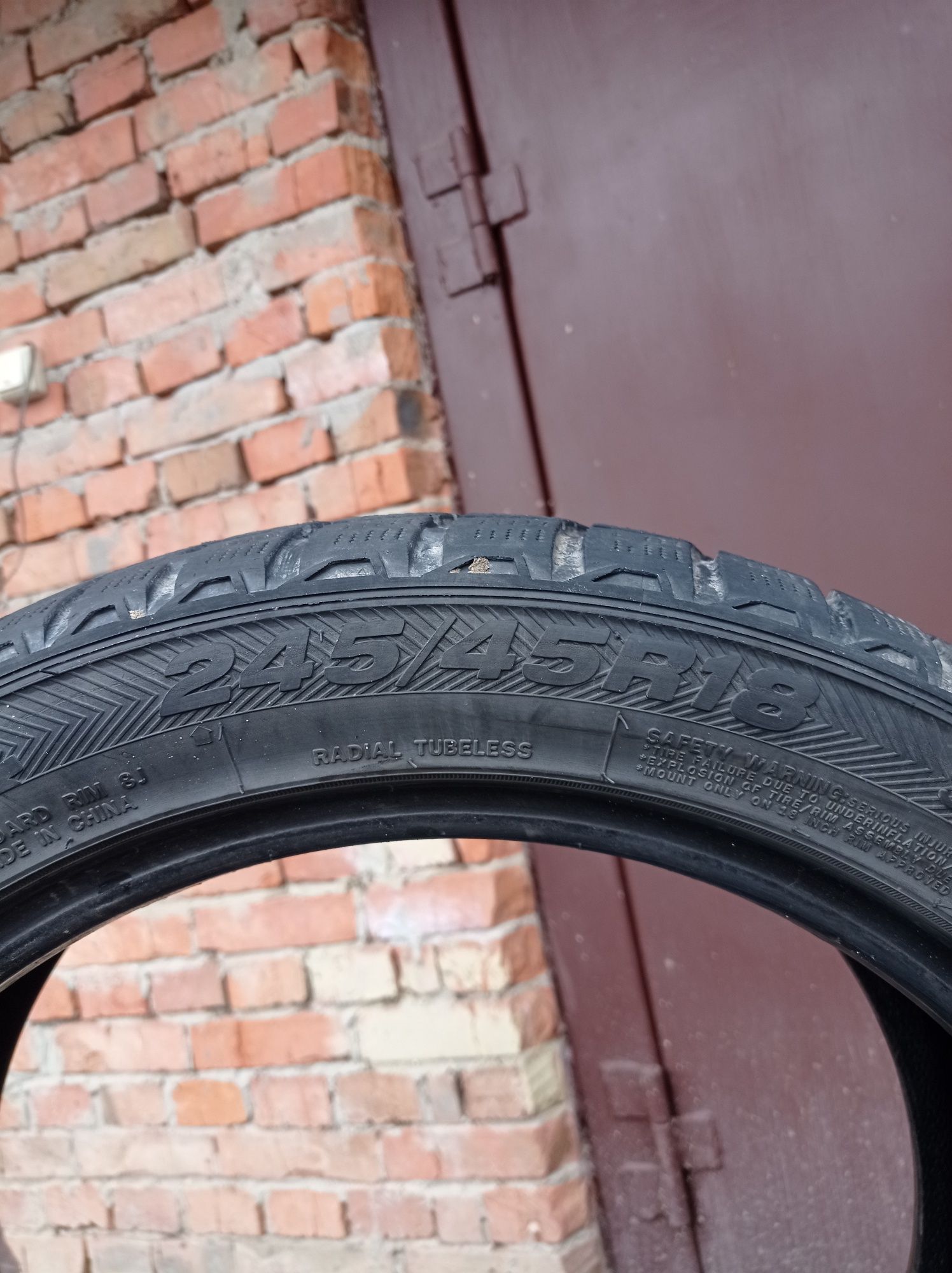 Продам резину 245/45 r18: 800 грн. - Автошини Адамівка на Olx