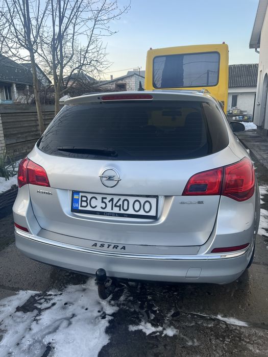 Продам свій автомобіль Opel Astra