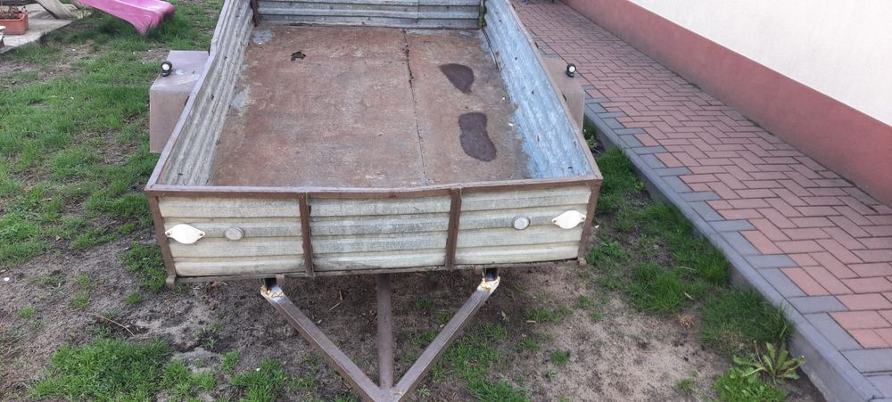 Przyczepka samochodowa lekka DMC 640 kg