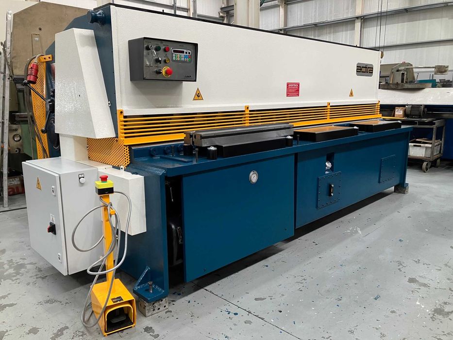 Guilhotina - Corte de Chapa até 3Mts/6mm