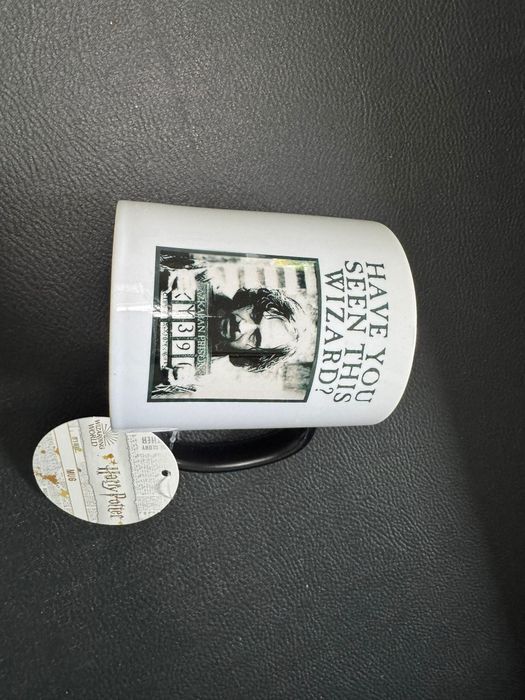 Nowe kubki z kolekcji Harry Potter.
Porcelanowe. Cena dotyczy 1 sztuki.