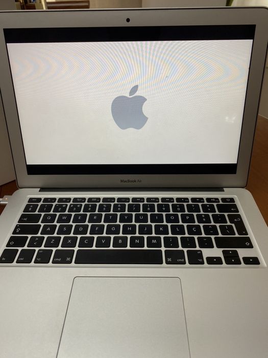 MacBook Air425079330078074884