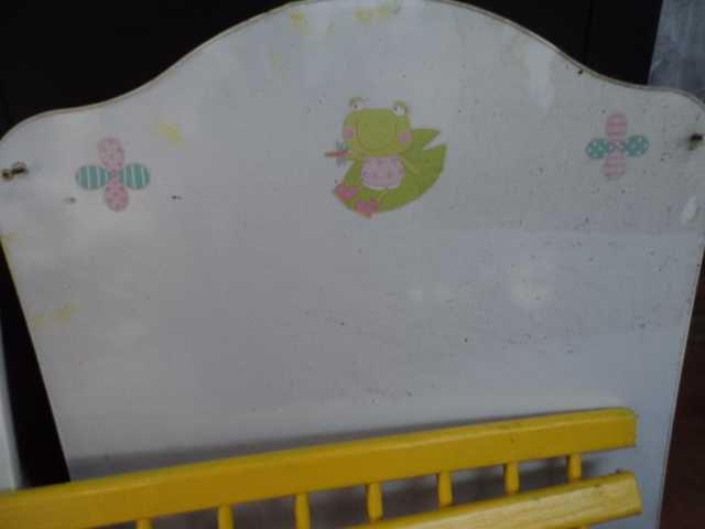 Cama para bebe com estrado