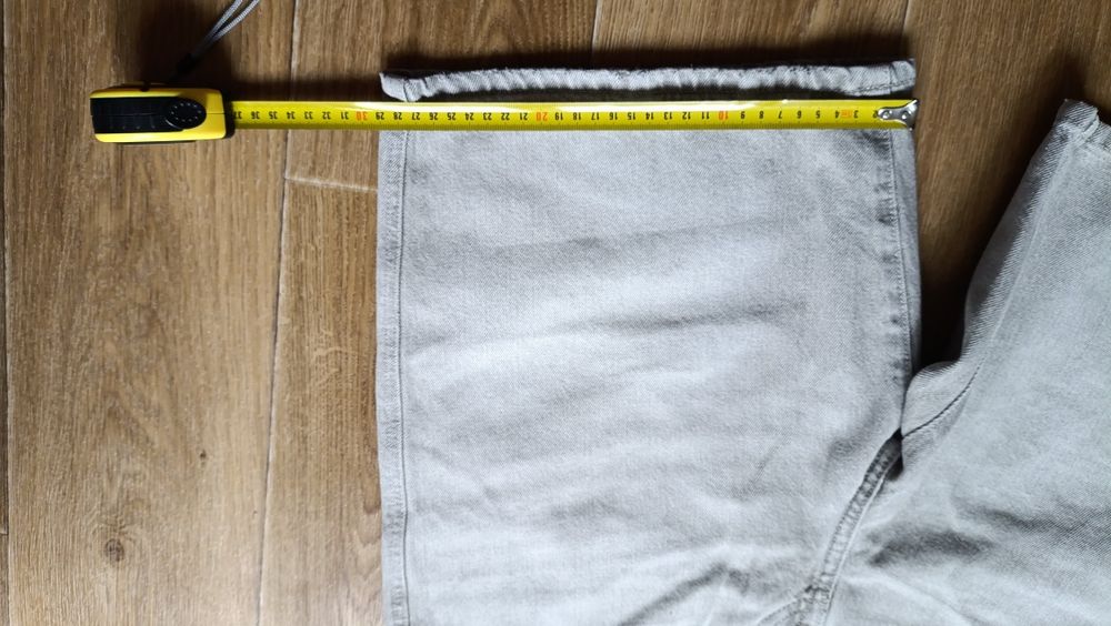Чоловічі білі бегі джинсові шорти Zara