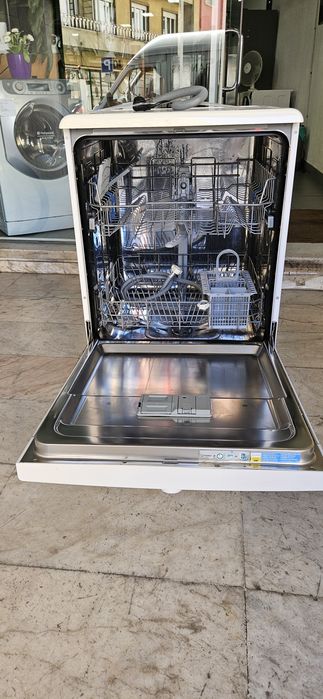 Máquinas de lavar loiça usadas a preços acessíveis.