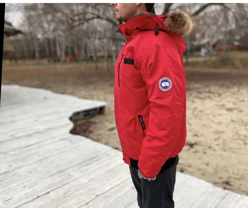 Зимовий короткий пуховик канада гус Canada goose bomber