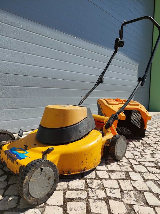 Maquina cortar relva