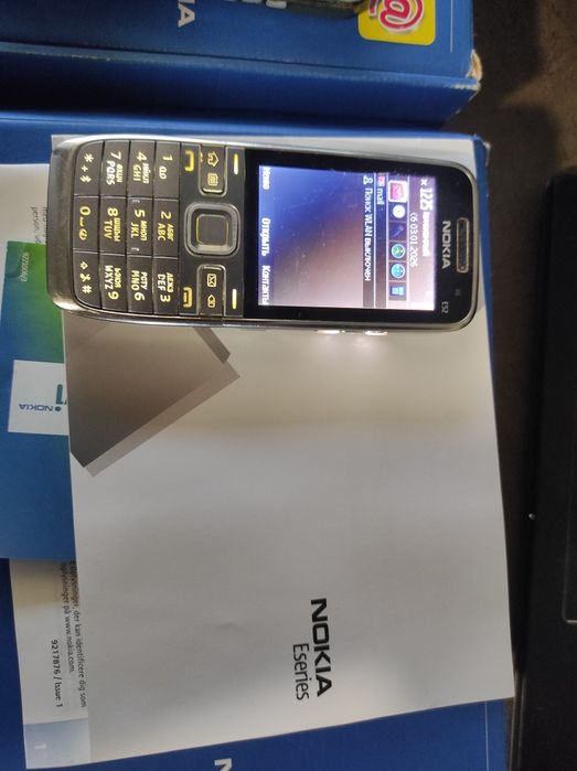Nokia e52  оригинал 2шт.