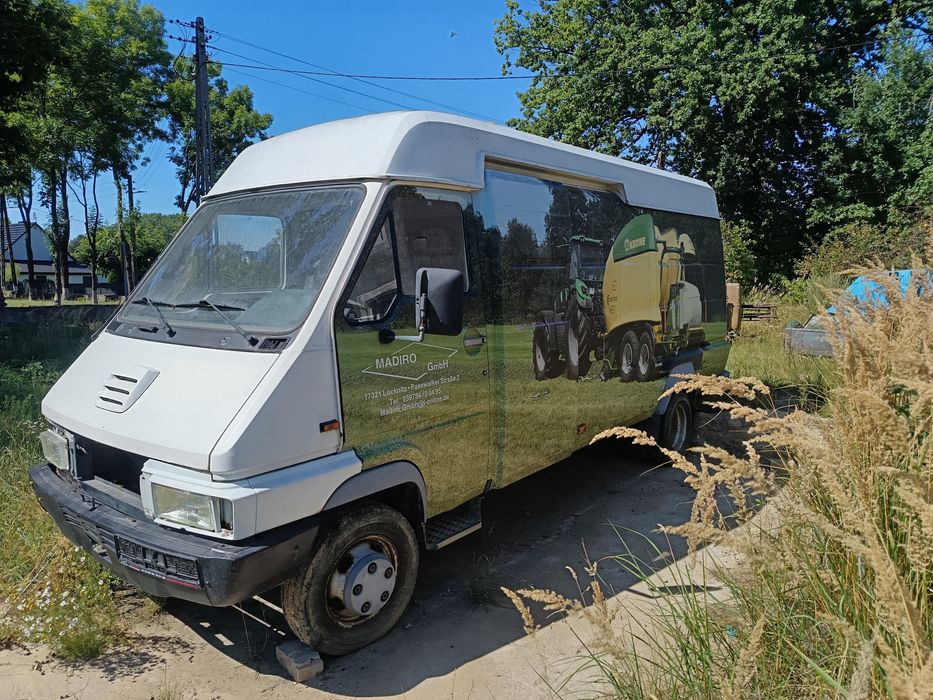 Renault B110 +Renault MESSENGER