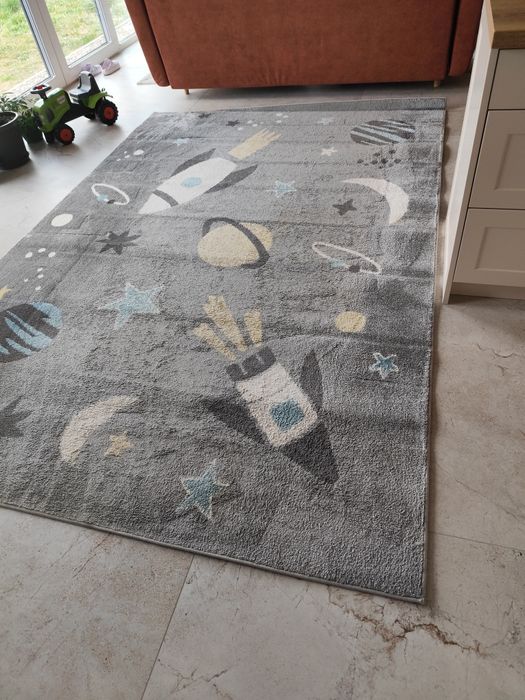 Dywan do pokoju dziecięcego kosmos 200x290