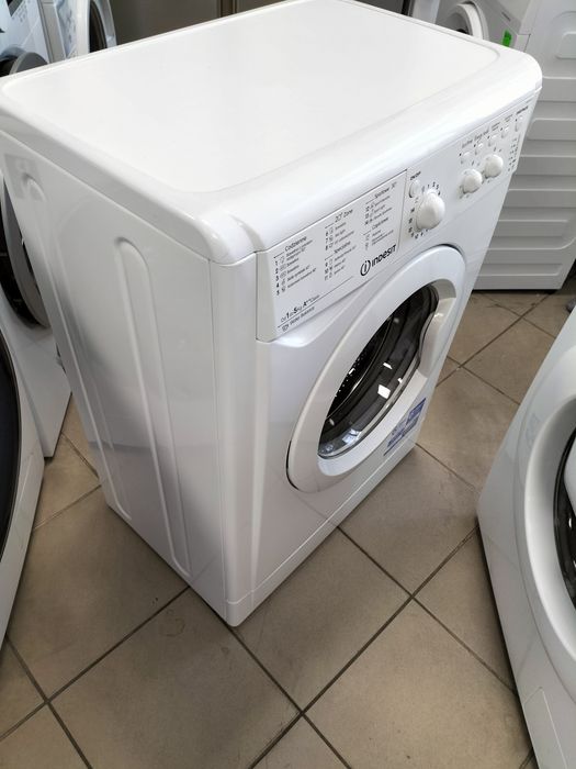 Pralka slim Indesit, 5kg, 1200obr,