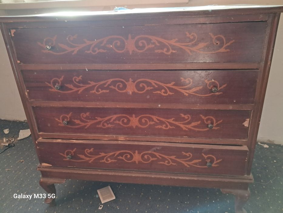 Меблі під реставрацію