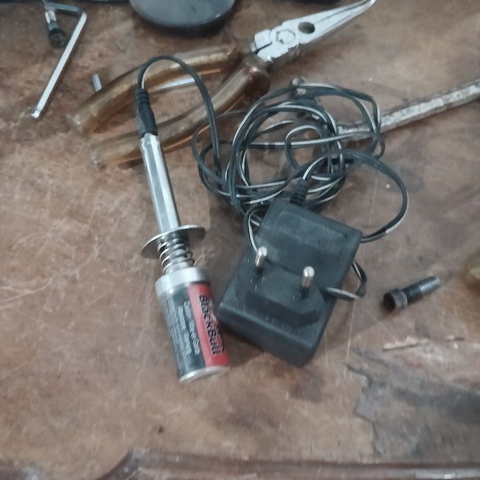 2 carrros a gasolina troco por rc 1/10 ou 1/24 e 1/18