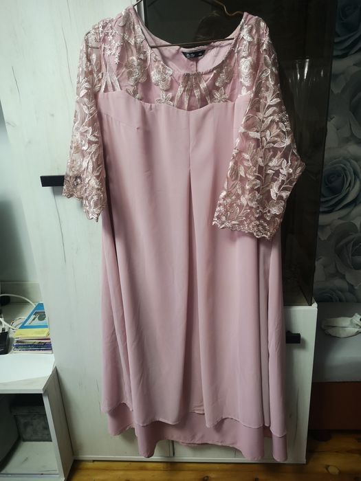 Sukienka pudrowy róż 4XLNowa