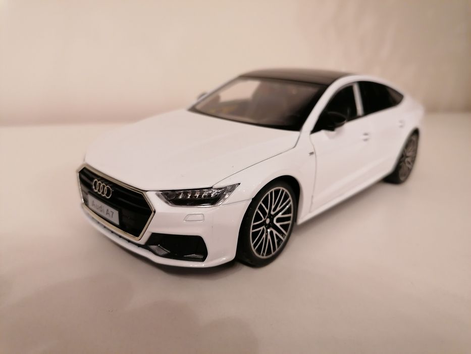 Autko/model Audi A7 skala 1:24, światła dźwięk