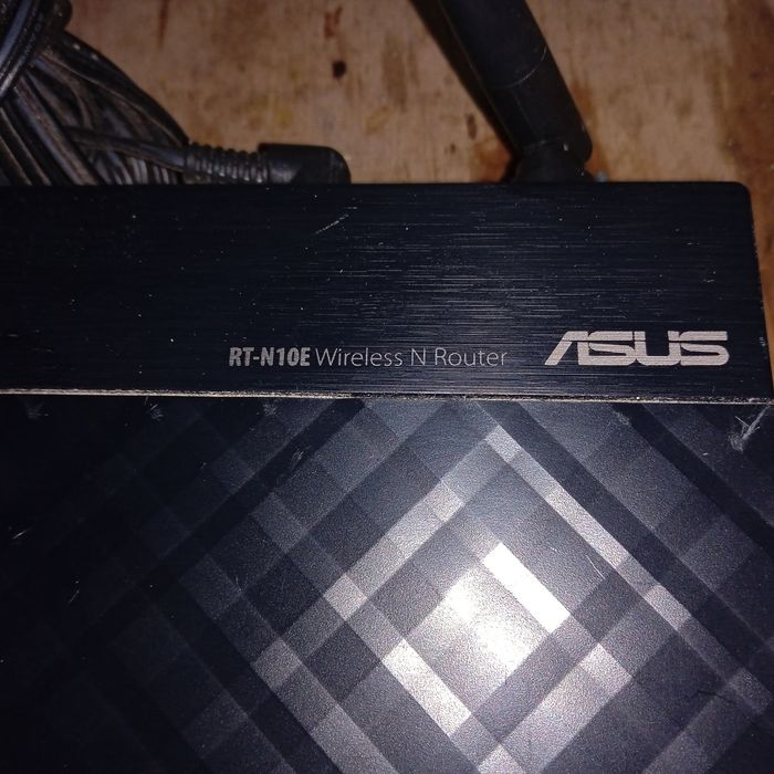Router Asus RT-N10E