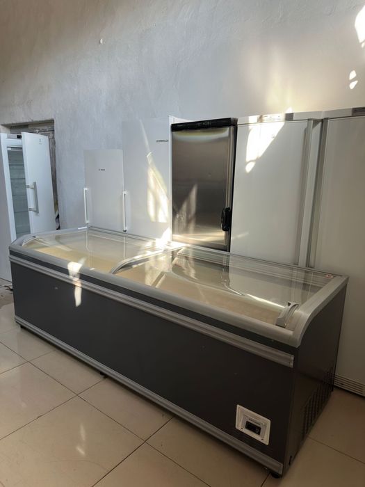 Zamrażarka Aht Paris 250 cm . 800 l . witryna mrożnicza