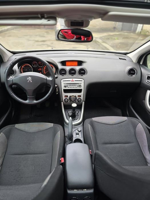 Peugeot 308 2011 г.   1.6D MT дизель