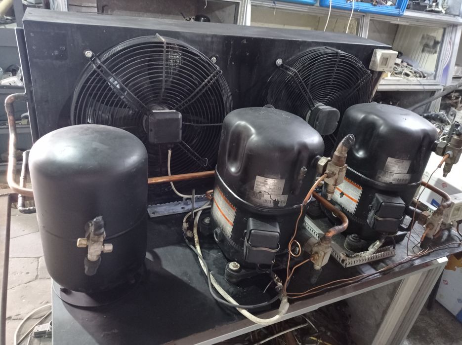 Холодильная установка 380. V.  Сендвич панели  016