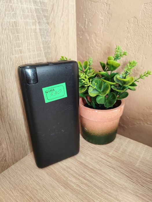 Павербанки б/у з швидкою зарядкою 20W