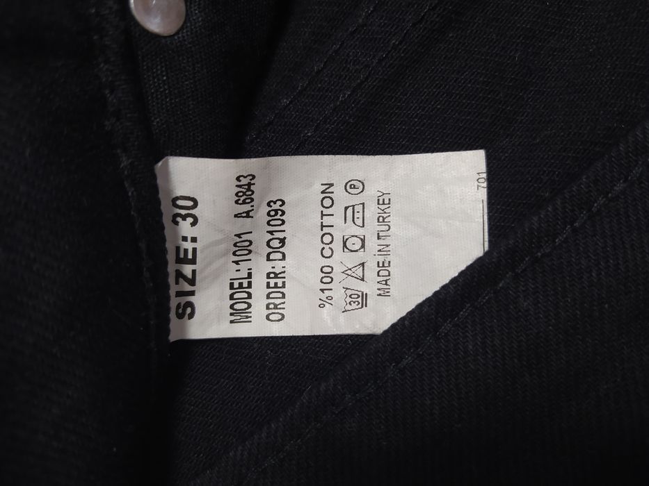 Чорні джинси МОМ 30 р.