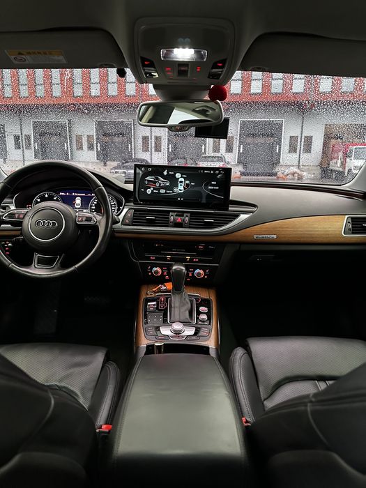 продам лайнера в жирній комплектації