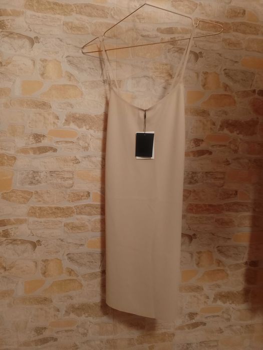 (38/M) ZARA/ Beżowa halka modelująca z Madrytu, NOWA
