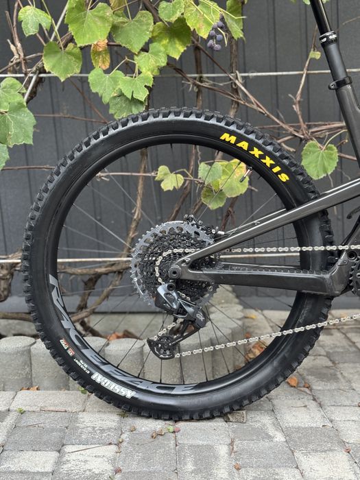 Santa cruz heckler (107 км пробіг)27.5/29 e bike shimano ep8