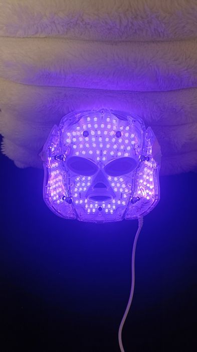 Sprzedam maskę LED z elektrostymulacja