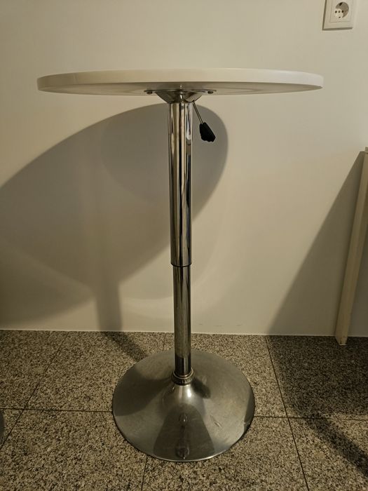 Conjunto mesa e bancos ajustáveis cozinha bar