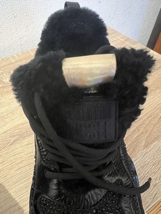 Vendo 2 pares de sapatos Russel Matos