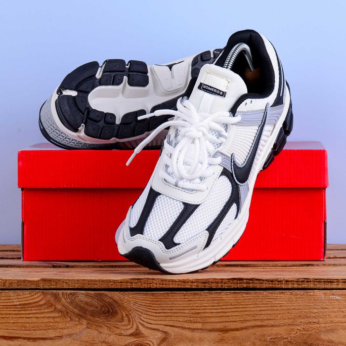 (2379) Кросівки Nike Zoom Vomero 5 білі з сірим і чорним (41-46)