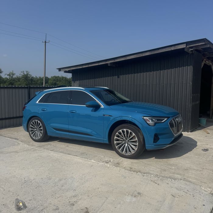 Шрот розборка е трон Автозапчастини Ауді Е трон ауді