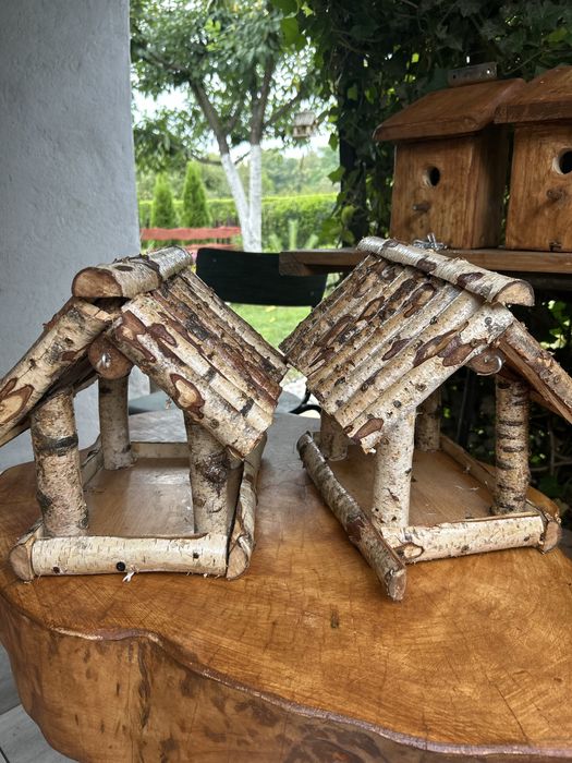 Recznie wykoanne karmniki dla ptaków