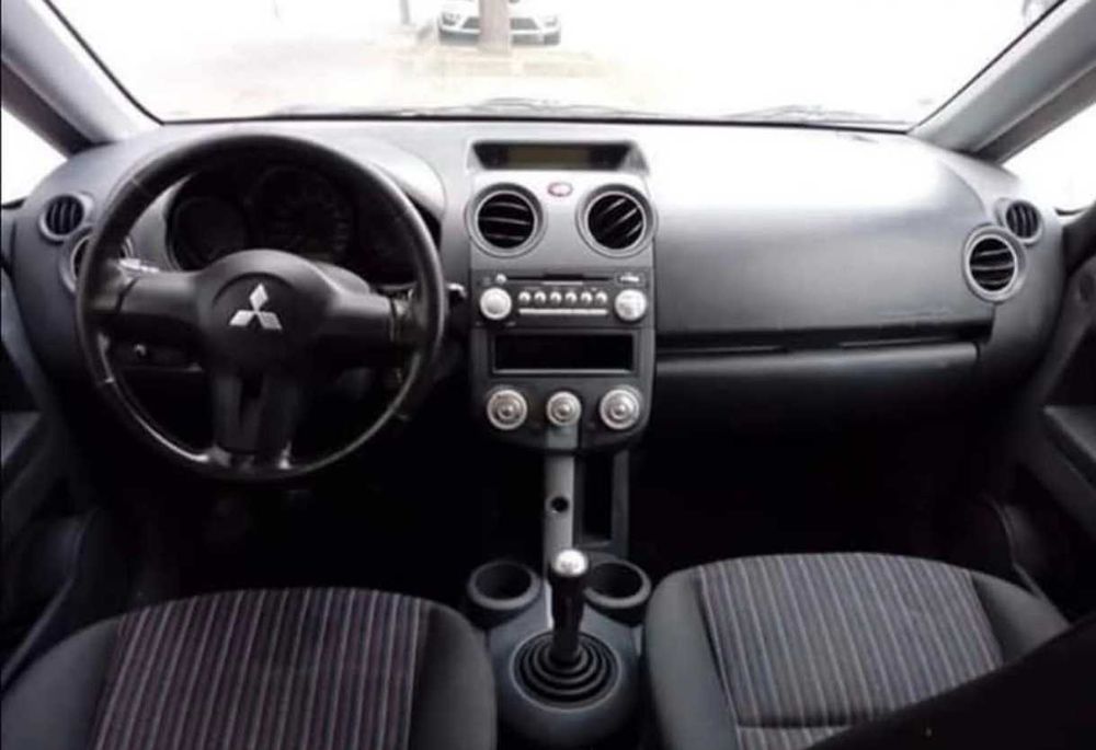 Mitsubishi Colt (Ler Anúncio)