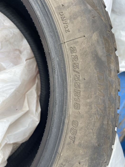 Зимня резина Bridgestone Blizzak DM-V3 225/55 R18 98T