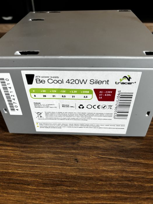 Kompletny komputer bez obudowy i dysku twardego