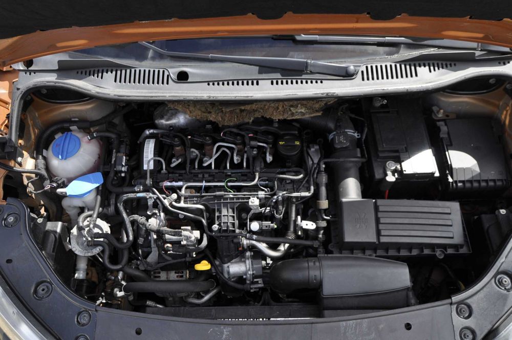 VW Caddy life automat DSG tdi Klima hak 2014 rok alufelgi