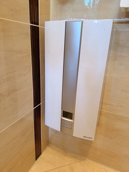 Przepływowy ogrzewacz wody WIJAS POW LCD MULTI (400 V)