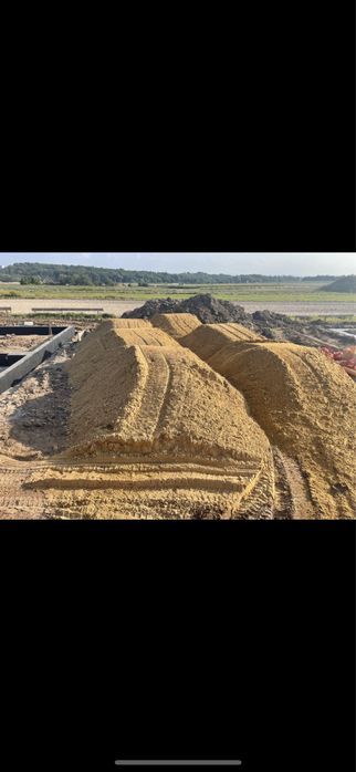 Piasek zasypowy do fundamentow, bardzo dobrze sie  zageszcza!