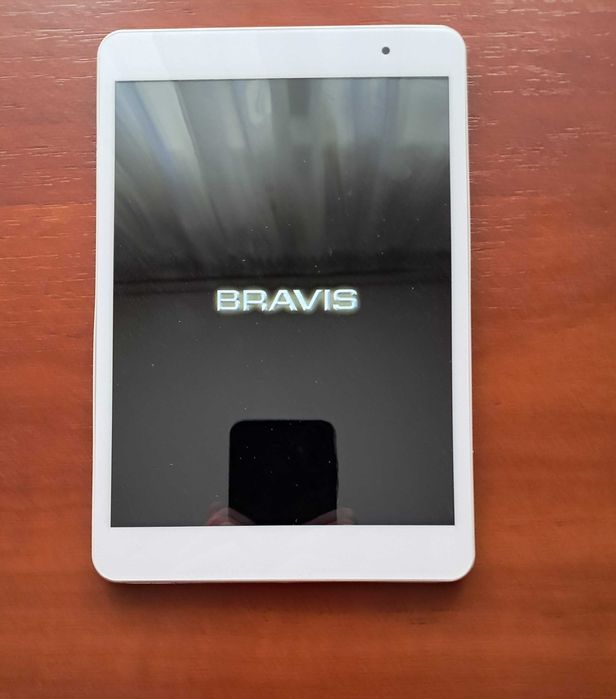 Планшети Bravis NP81QC 7.9" (Чорний та Срібний)