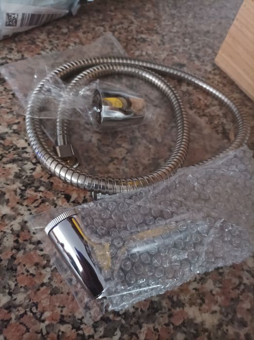 Vendo chuveiro de casa de banho novo