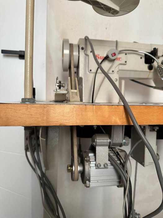 Промышленная швейная машина Sun Star KM-560B в комплекте со столом