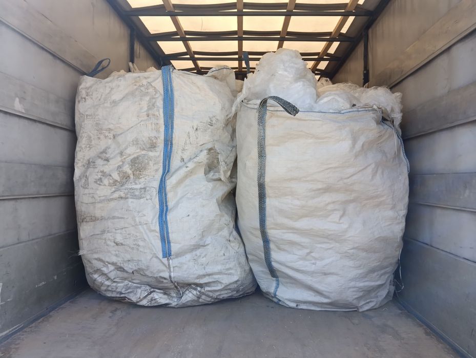 Wywóz: makulatura, folia,złom, drewno, styropian.