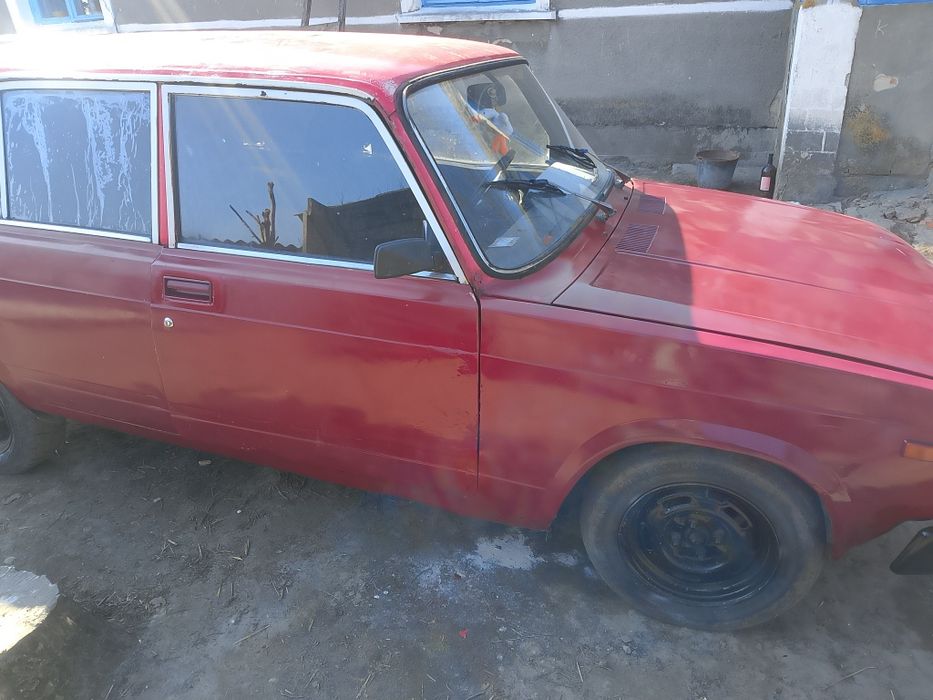 жигули ВАЗ 2105.