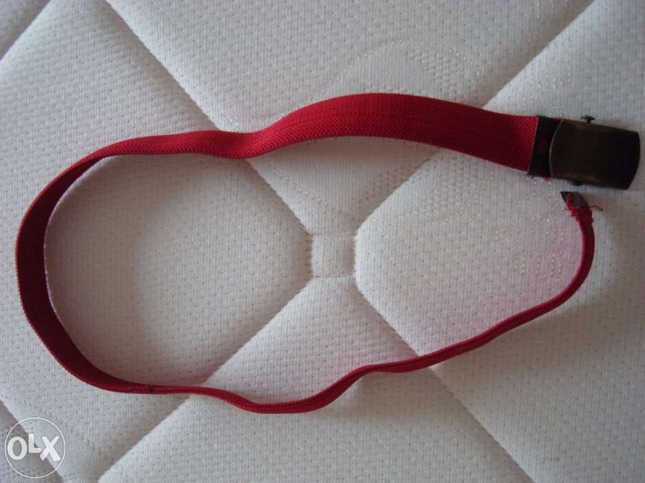 Lote de quatro cintos de criança