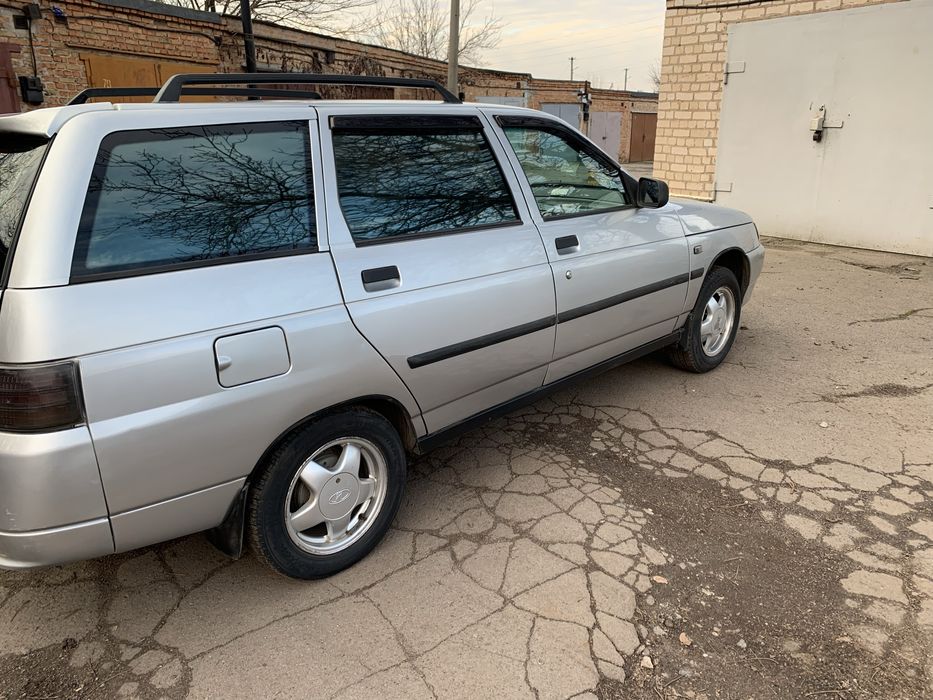 Продам ваз 2111 уневерсал газ бензин  зарегистрирован