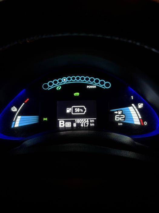 Nissan  Leaf  2014
