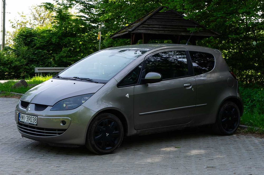 Mitsubishi Colt 2007 1.3 benzyna 95 km beżowy przegląd i OC 2027